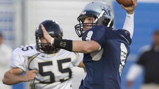 Quarterback Chase Knox